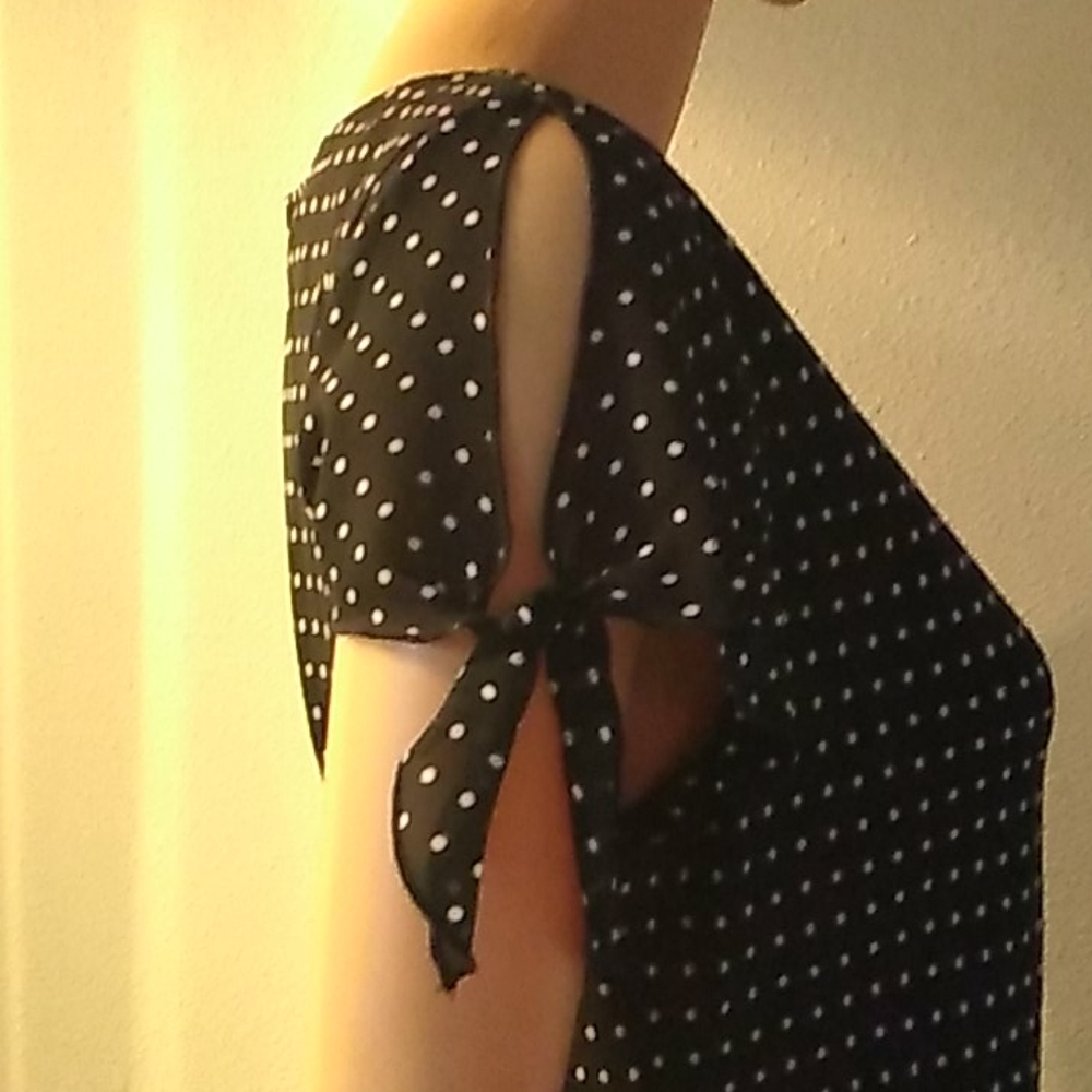 Dress - Picture 2 of 4